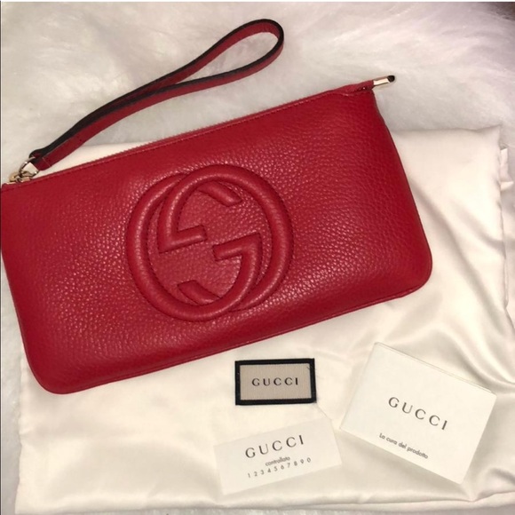 gucci soho wristlet